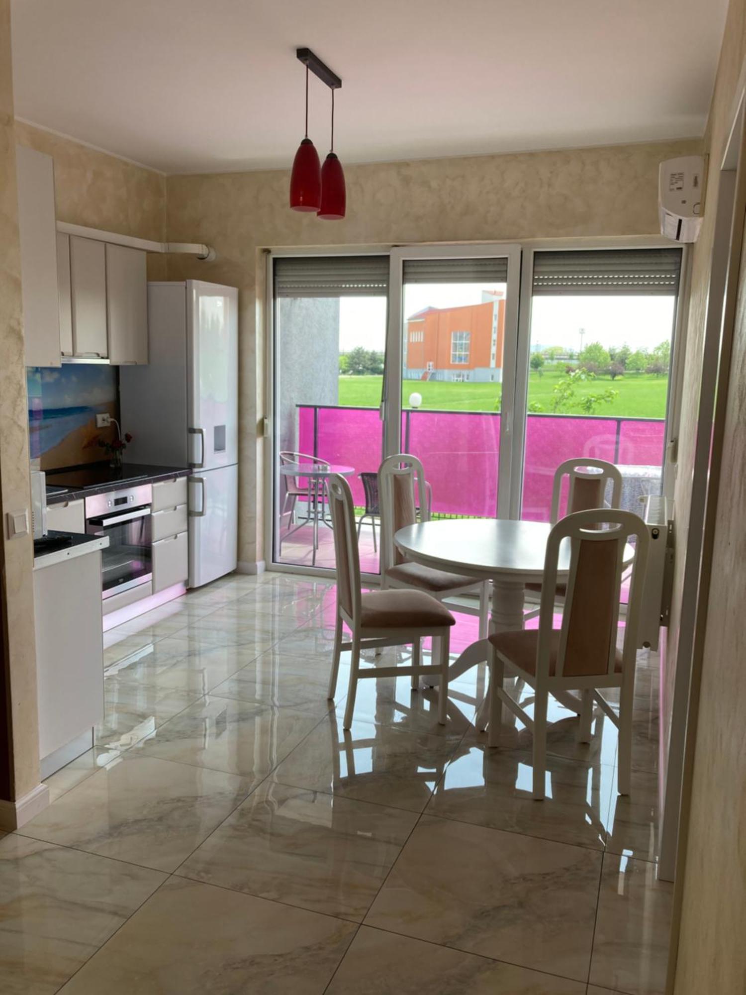 Bhoeme Apartament Oradea Exteriör bild