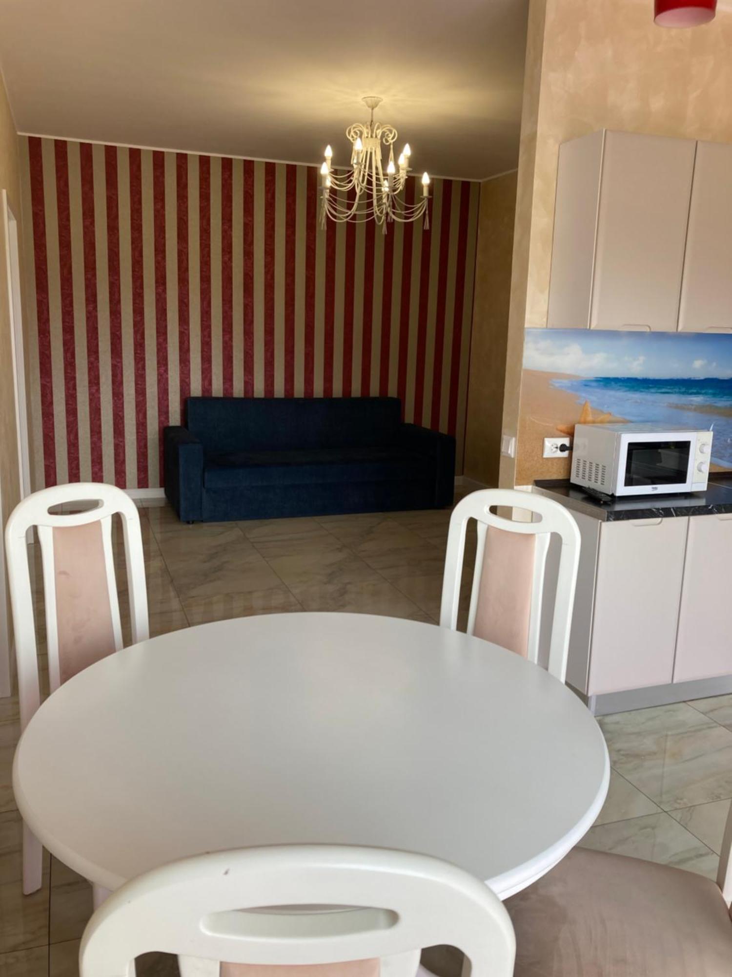 Bhoeme Apartament Oradea Exteriör bild