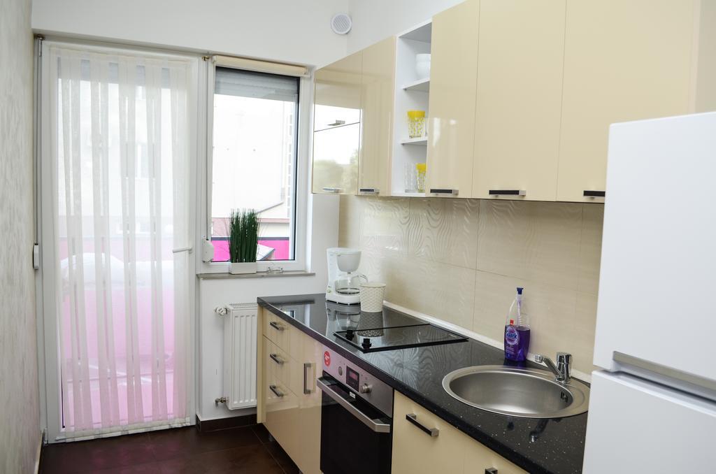 Bhoeme Apartament Oradea Exteriör bild