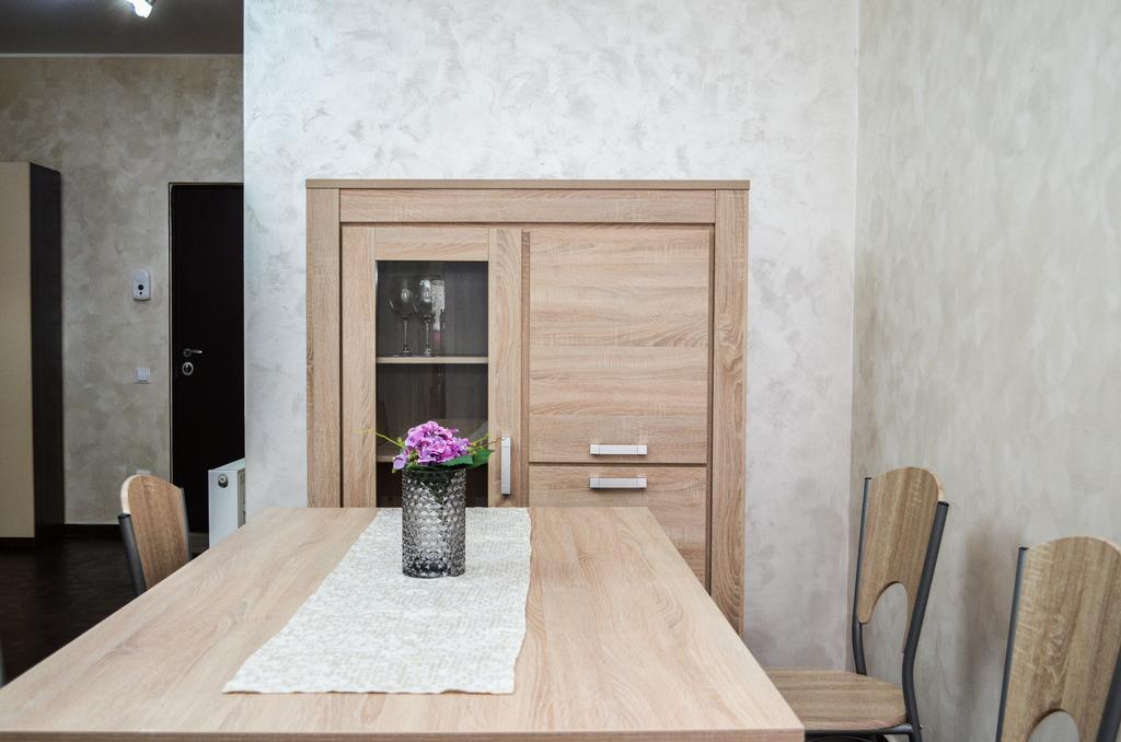 Bhoeme Apartament Oradea Exteriör bild