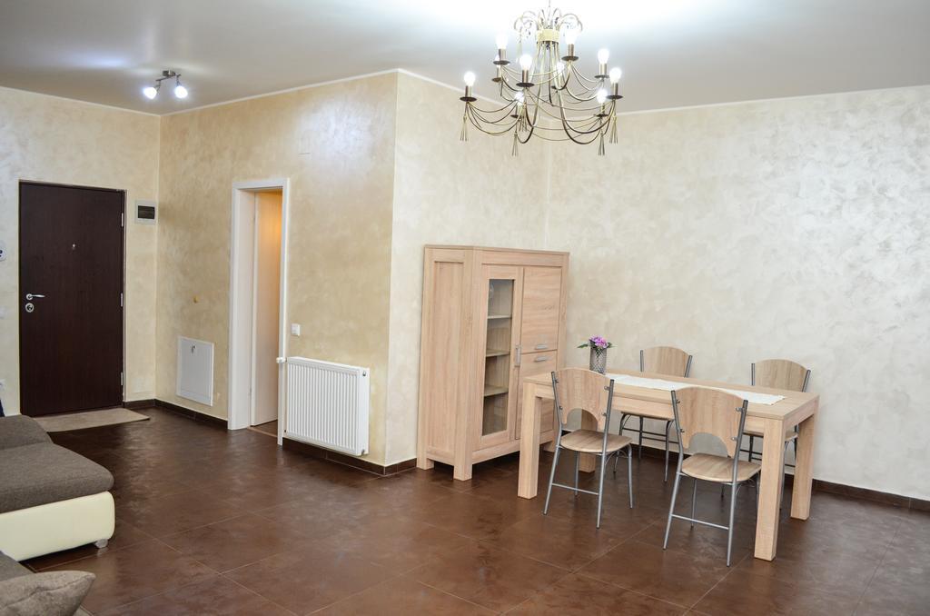 Bhoeme Apartament Oradea Exteriör bild