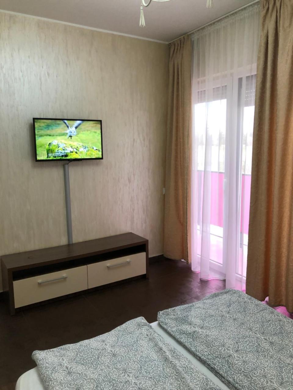 Bhoeme Apartament Oradea Exteriör bild